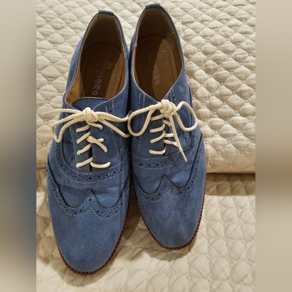 Blue gamuza shoes size 8
